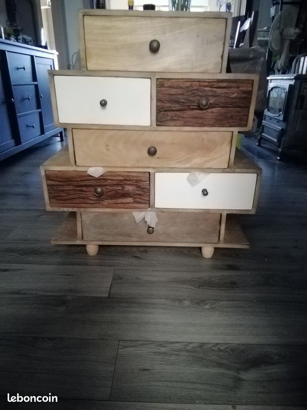 Commode (image 1)