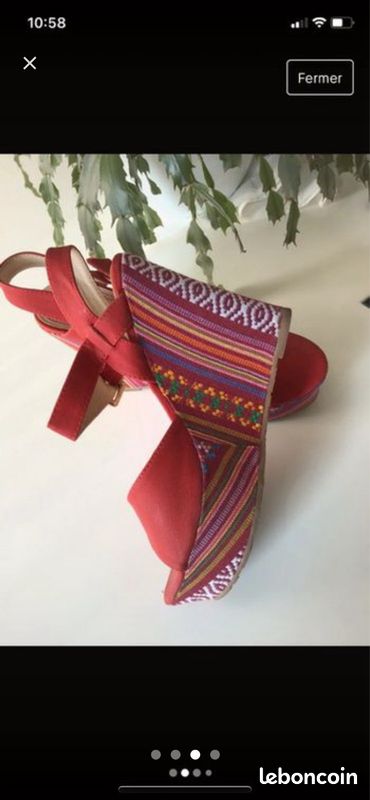 Chaussures compensées rouge (image 1)