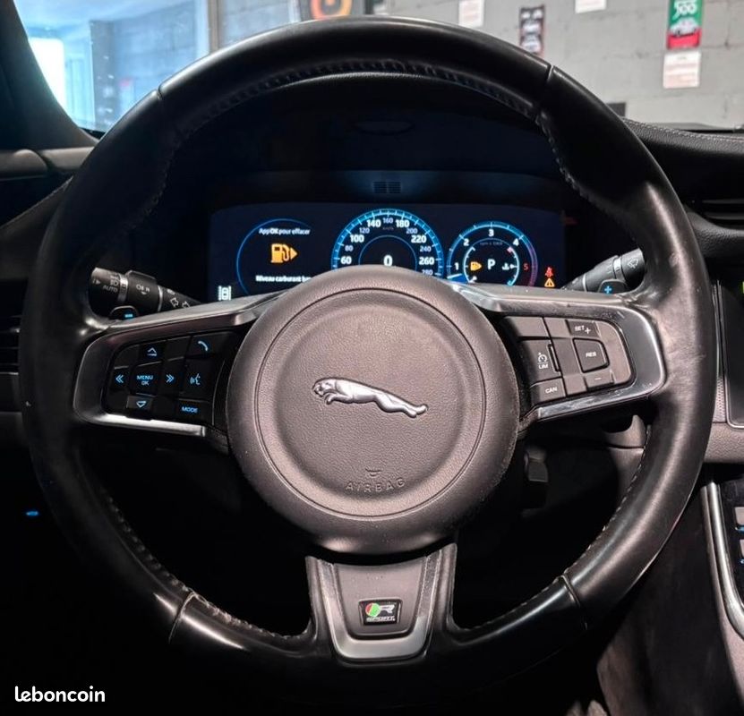 JAGUAR XF 3.0 D 300CH R-SPORT BVA - Entretien Jaguar - Carplay - Caméra de recul (image 4)