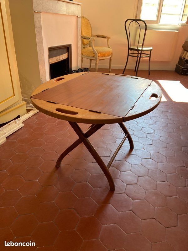 Table ancienne (image 2)