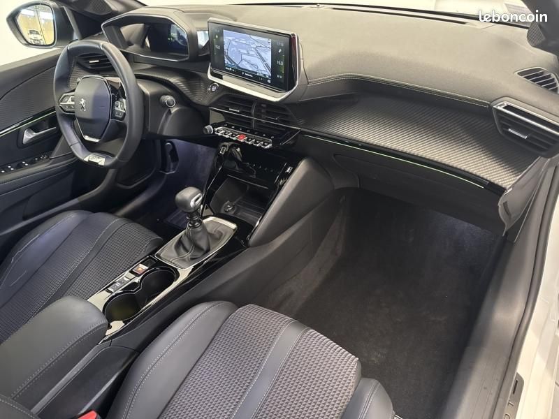 Peugeot 208 1.2 PureTech 100ch S&S GT Line (image 12)