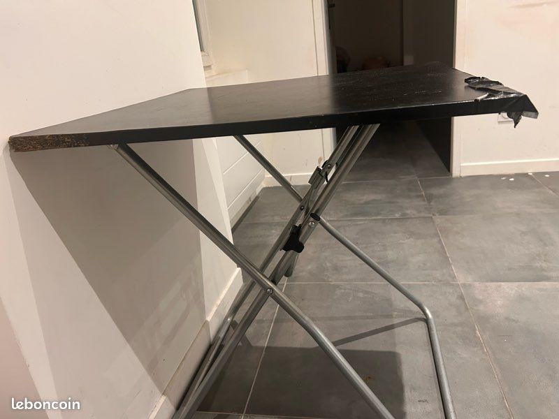 Table (image 3)