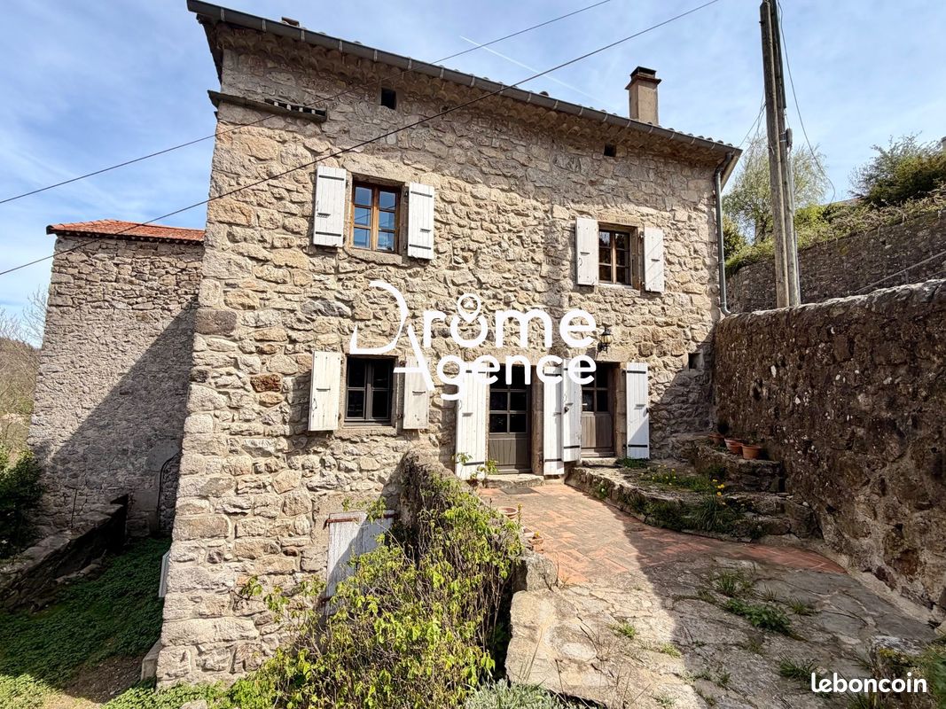 Maison 5 pièces 100 m² · à Saint-Julien-du-Gua · 100 m² · 115 000 €