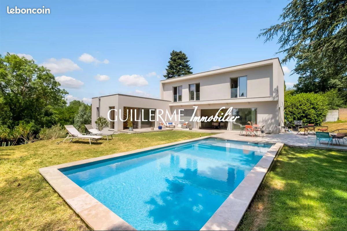 Maison 6 pièces 228 m² · à La Tour-de-Salvagny · 228 m² · 1 380 000 €