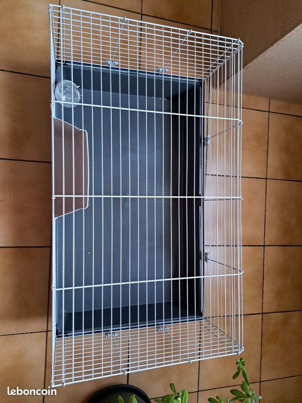 Cage (image 1)