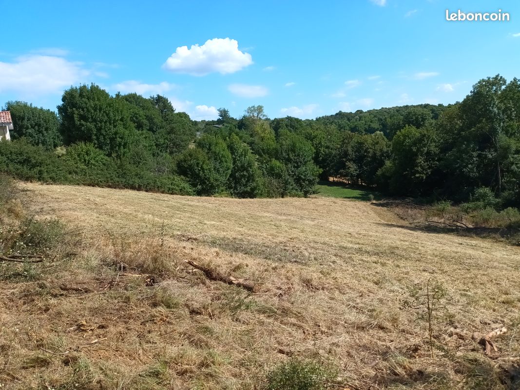 Terrain de loisir · à Albon · 15 000 €