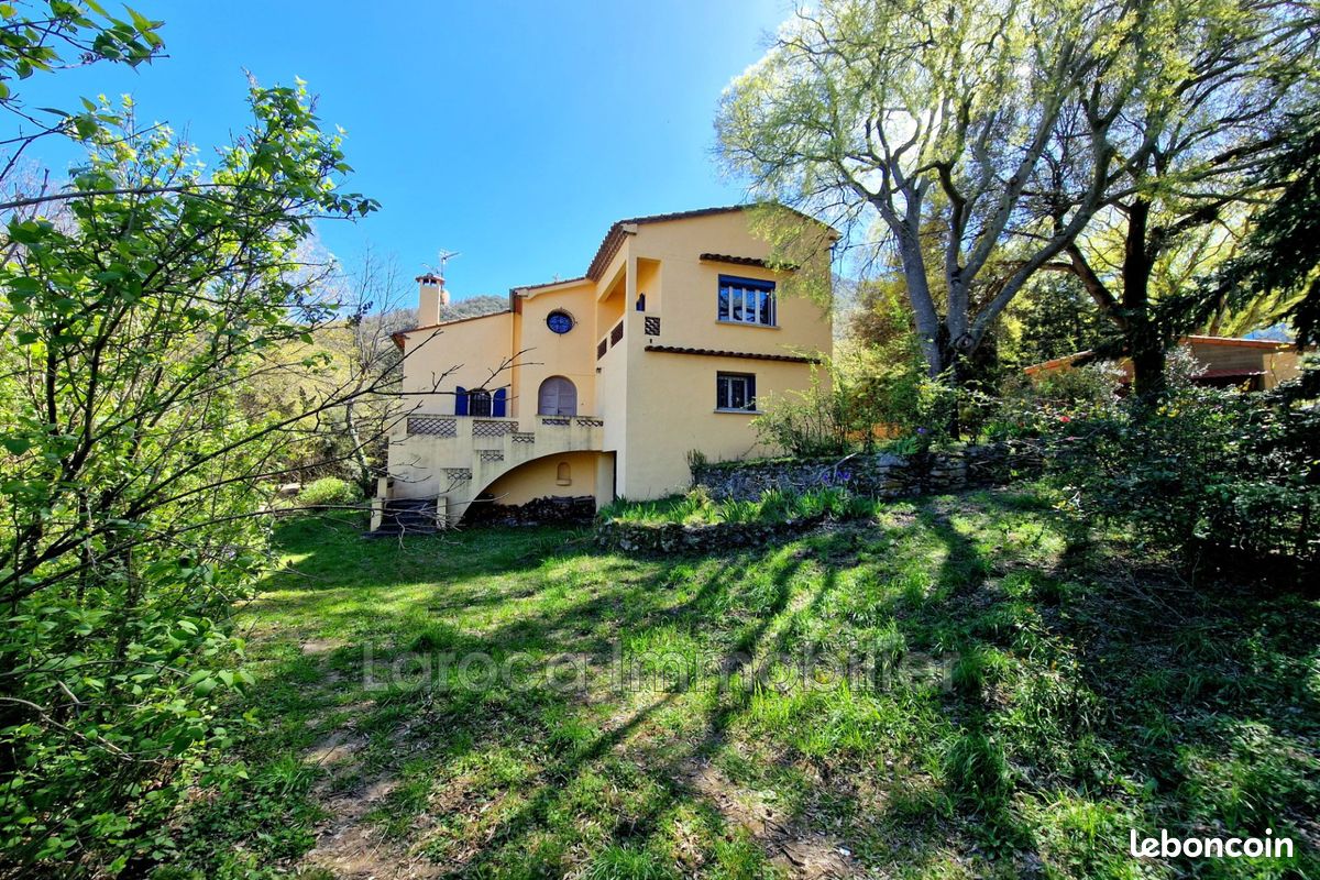 Maison 9 pièces 237 m² · à Arles-sur-Tech · 237 m² · 489 000 €