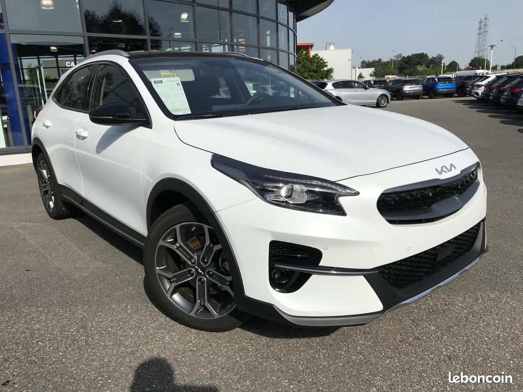 KIA CEE D XCeed Hybride rechargeable 1.6 GDI - 105 + Electric 60,5 ch - Stop&Go - BV DCT6 Premium (image 1)