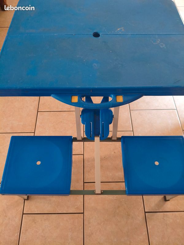 Table et chaises camping pliante (image 3)