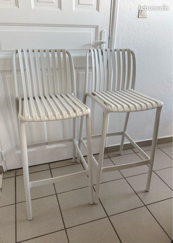 Chaise de bar (image 1)