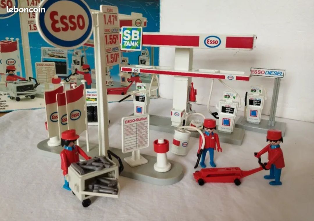 Playmobil station essence esso pour compléter votre ville voiture
