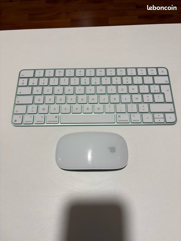 IMac 24 M3 Vert - État neuf (image 3)