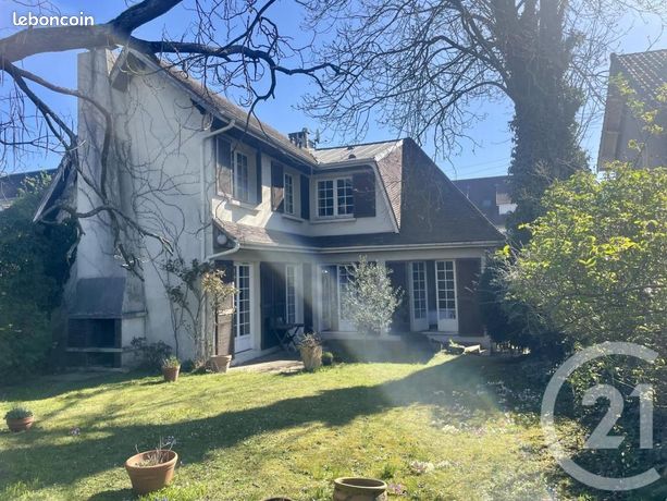 Maison 7 pièces 223 m²