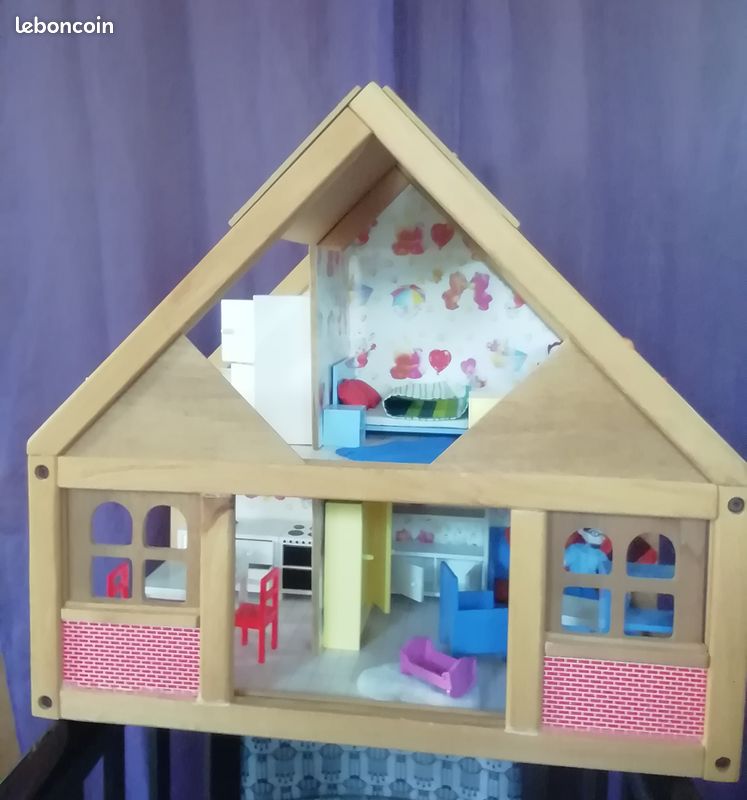 Maison de poupée en bois avec nombreux accessoires (image 1)