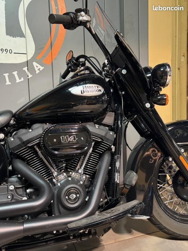 Harley Davidson SOFTAIL HERITAGE 1868 CLASSIC (image 3)