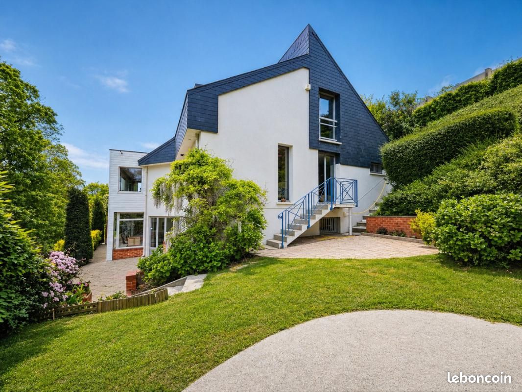Maison 9 pièces 255 m² · à Mont-Saint-Aignan · 255 m² · 840 000 €