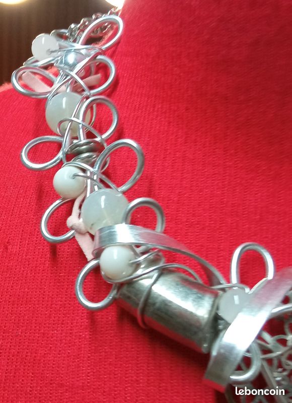 Collier fabrication artisanal avec miniature de parfum Anaïs Anaïs (image 3)