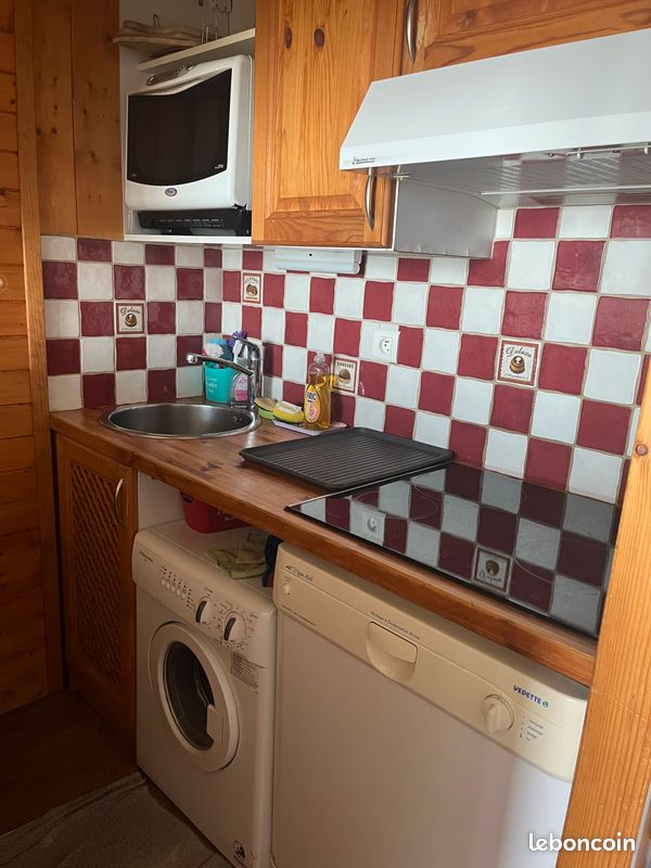 Appartement Les ARC1800 73700 Résidence Pierra Menta à proximité des pistes- 4-5 personnes, studio + balcon: Sud-ouest .1 salle de bain avec WC, un séjour avec cuisine équipée. Min.7 nuits (image 4)