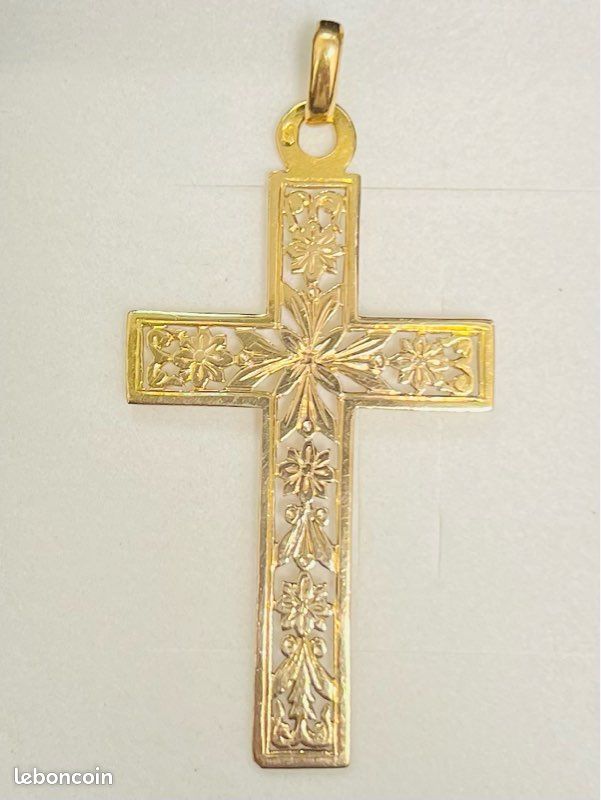 Croix Ancienne En Or Jaune 18 Carats - Bijou Vintage - Occasion