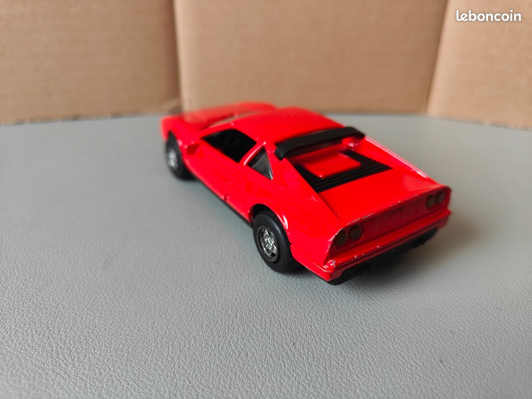 Majorette - Ferrari 328 GTB (image 3)