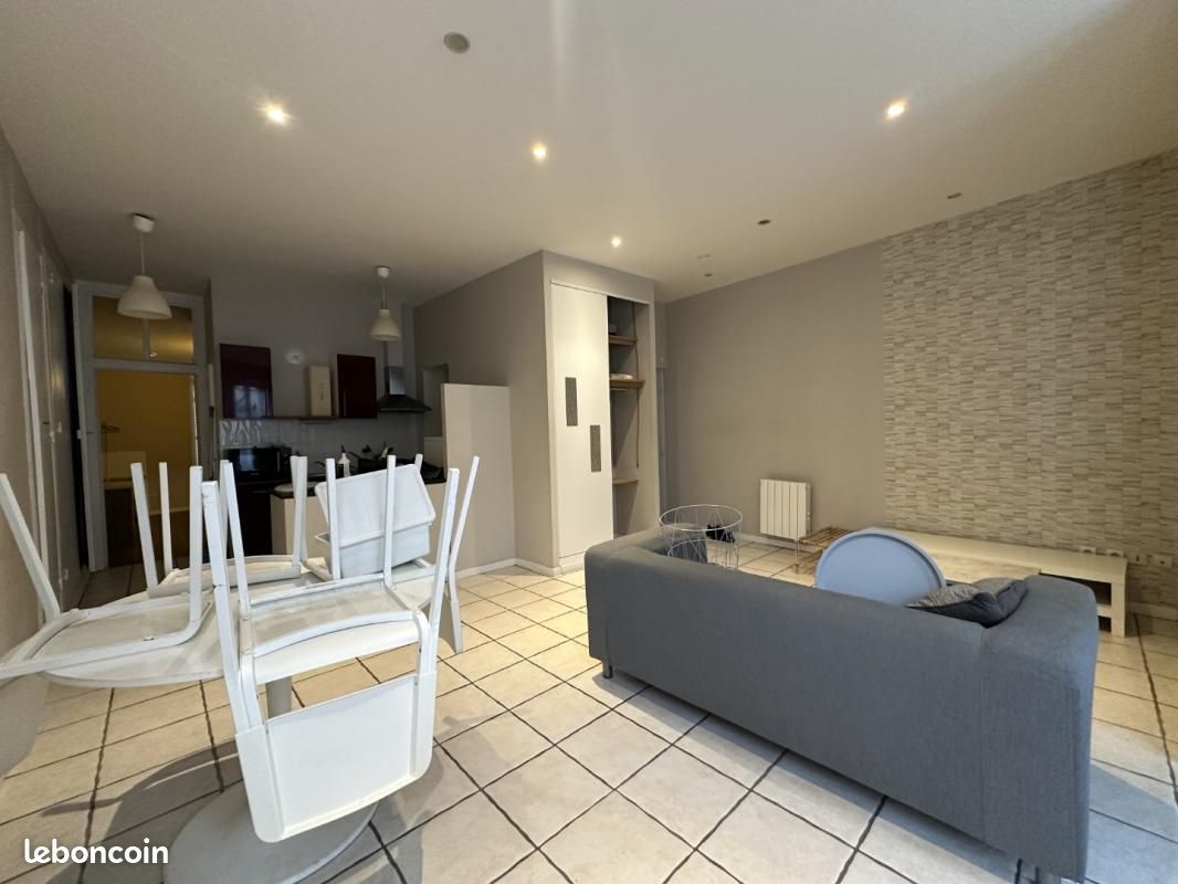 Appartement 2 pièces 51 m² · à Blois · 51 m² · 590 €