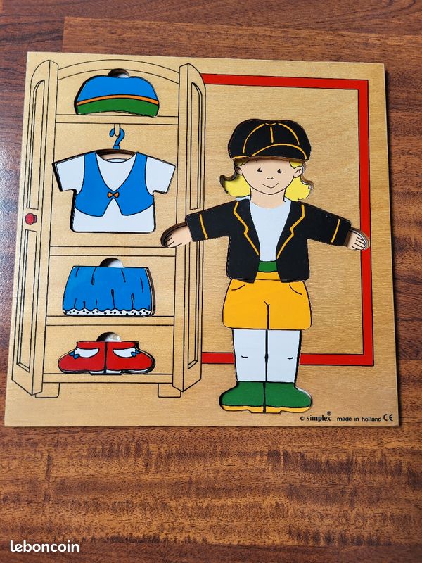 Puzzle bois habillage fille (image 1)