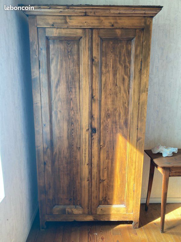 Armoire en sapin (image 1)