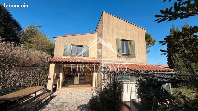 Propriété 5 pièces 114 m²