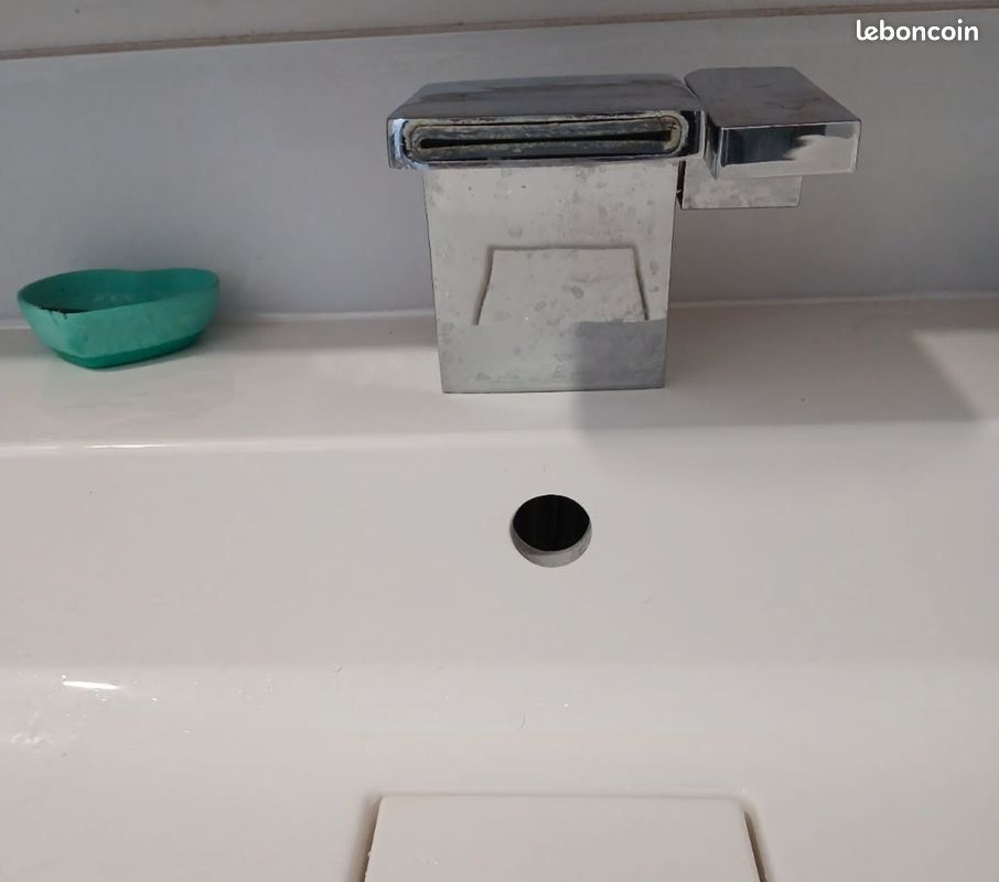 Robinet salle de bain (image 1)