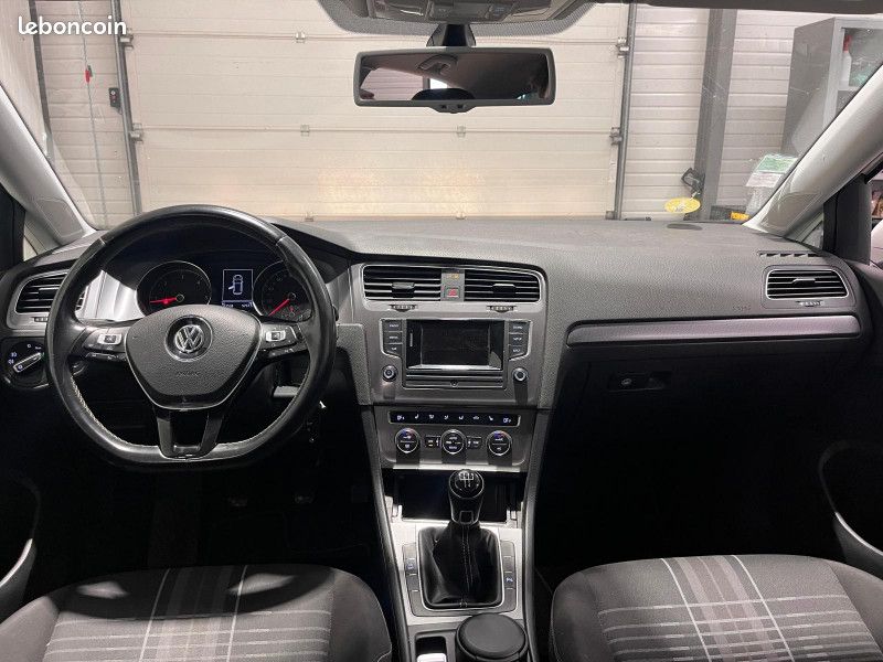 Volkswagen GOLF VII 1.6 TDI 110CH BLUEMOTION TECHNOLOGY FAP LOUNGE 5P (image 8)