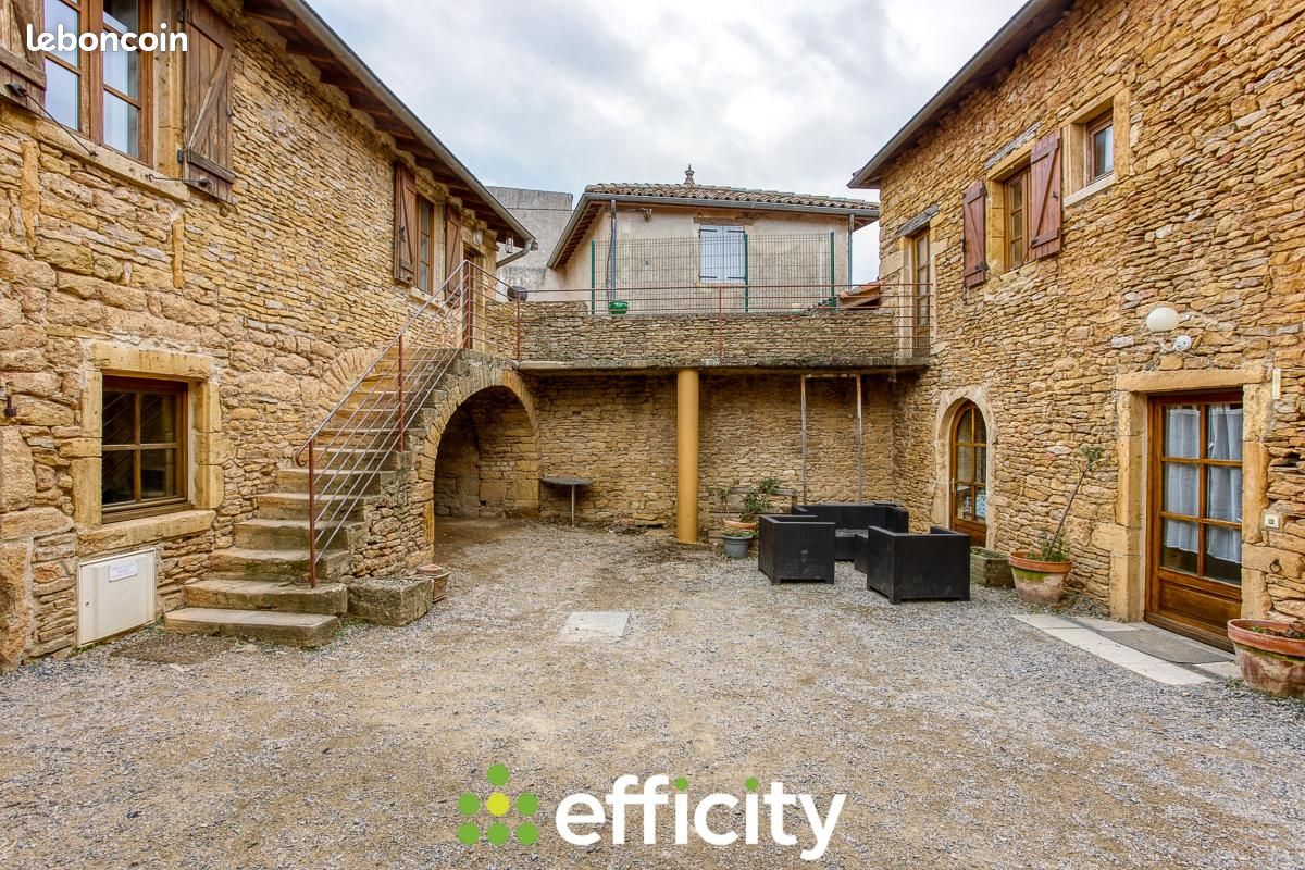 Maison 20 pièces 300 m² · à Cogny · 300 m² · 599 000 €