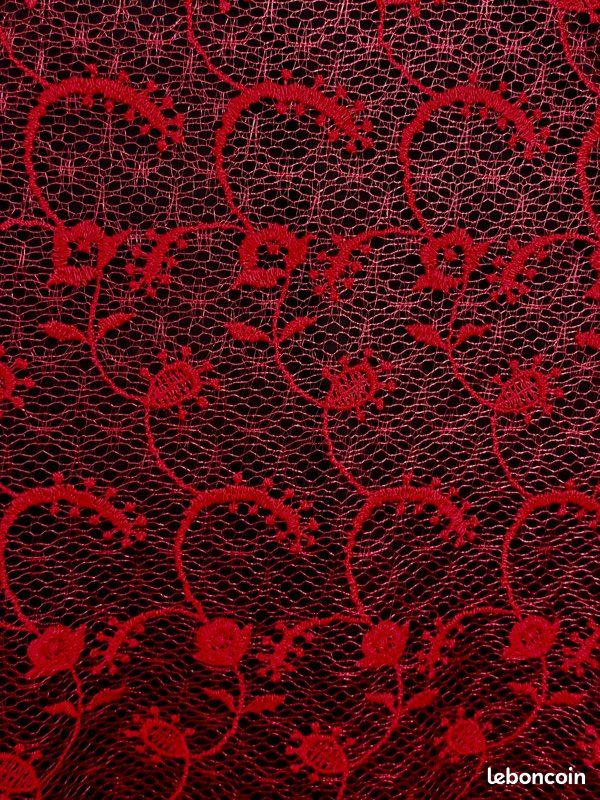 Tulle dentelle brodée rouge (image 3)