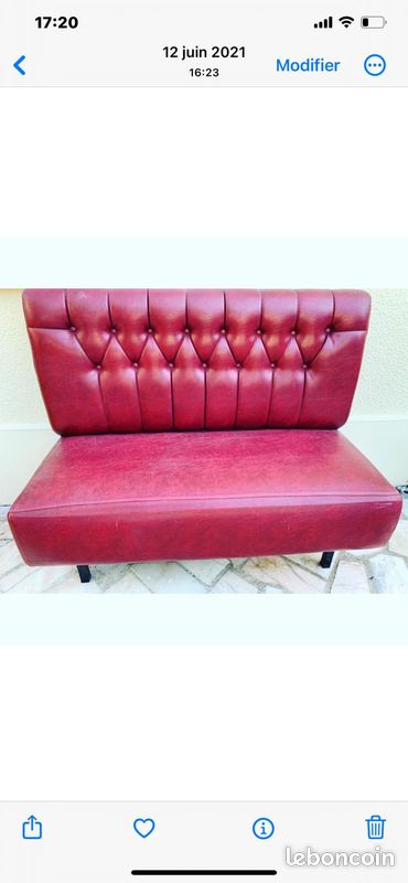 Canapé rouge (image 1)