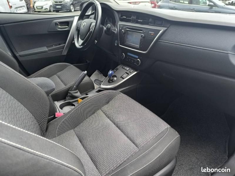 Toyota Auris HSD 136h Dynamic (image 12)
