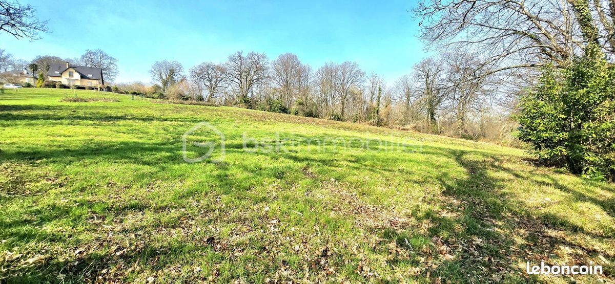 Terrain 4904 m² · à Nay · 164 900 €
