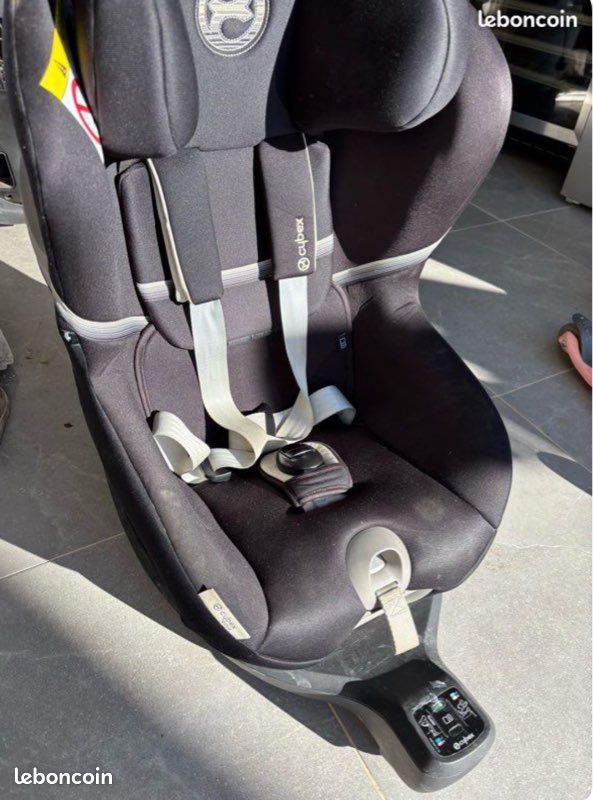 À vendre Siège auto Cybex cloud T i-size + Base Isofix T (image 1)