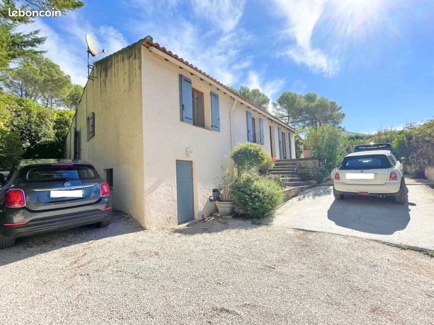 BELLE MAISON F6 DE 110 m2 avec un terrain plat de 520 m2 RARE SUR VENTABREN