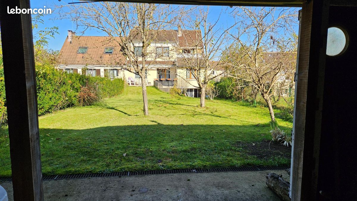 Maison 8 pièces 147 m² · à La Ville-du-Bois · 147 m² · 485 000 €