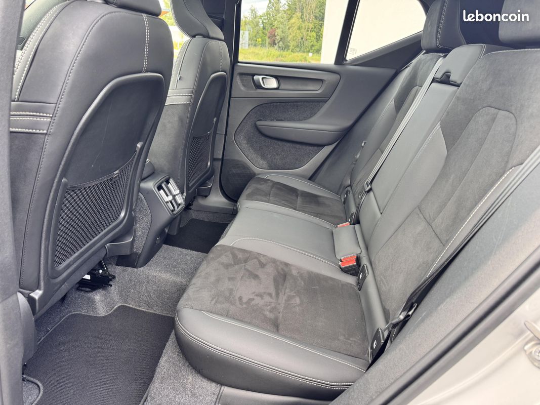 VOLVO XC40 B3 163 ch DCT7 Ultra (image 11)