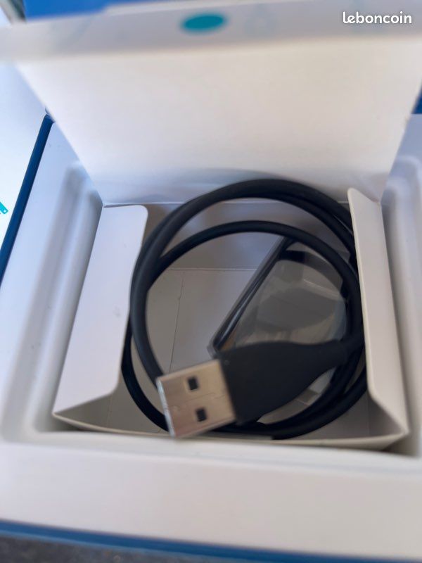 Montre connectée Fitbit Charge 2 (image 2)