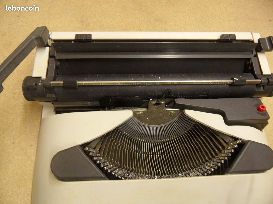 Machine à écrire (image 3)