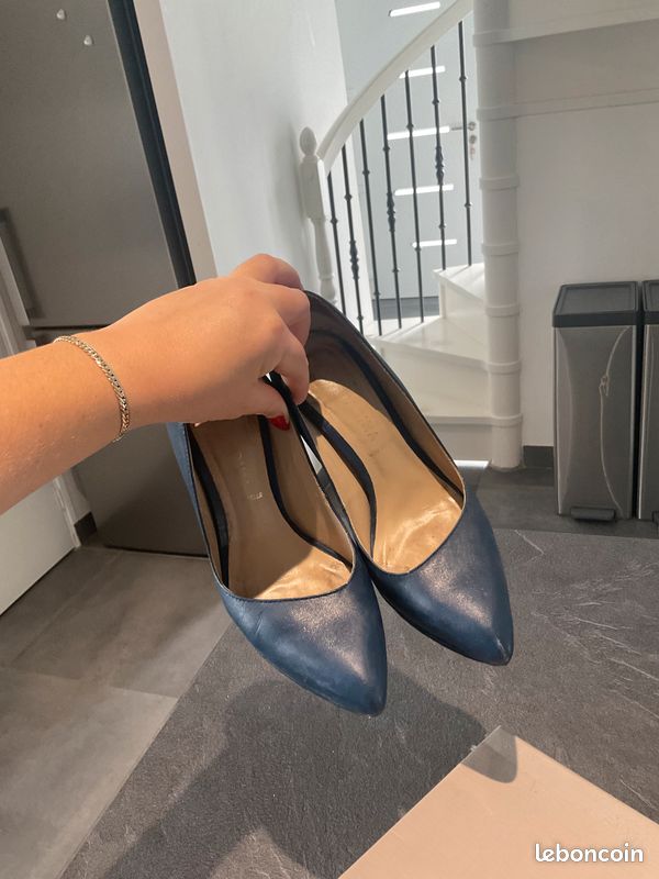 Escarpins SAN MARINA En Cuir Bleu – Taille 36, Talons Moyens, Très Bon État Occasion
