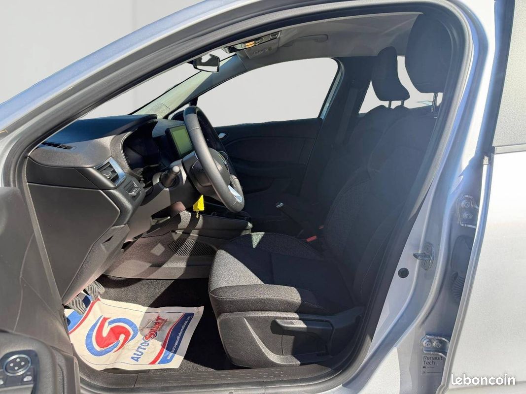 RENAULT Clio TCe 90 Equilibre (image 13)