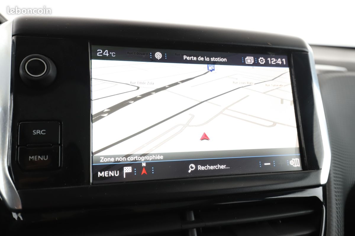 Peugeot 2008 1.2 PureTech Allure EAT6 110 ch (image 17)