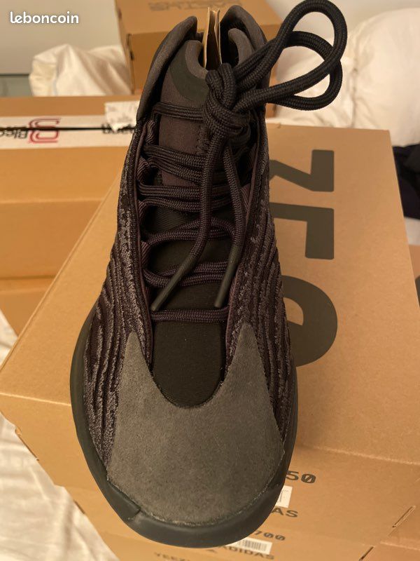 Adidas Yeezy QNTM onyx 9 (image 3)