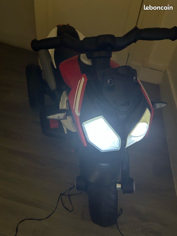 Moto électrique enfant 3 roues – Fonctionne parfaitement (image 3)