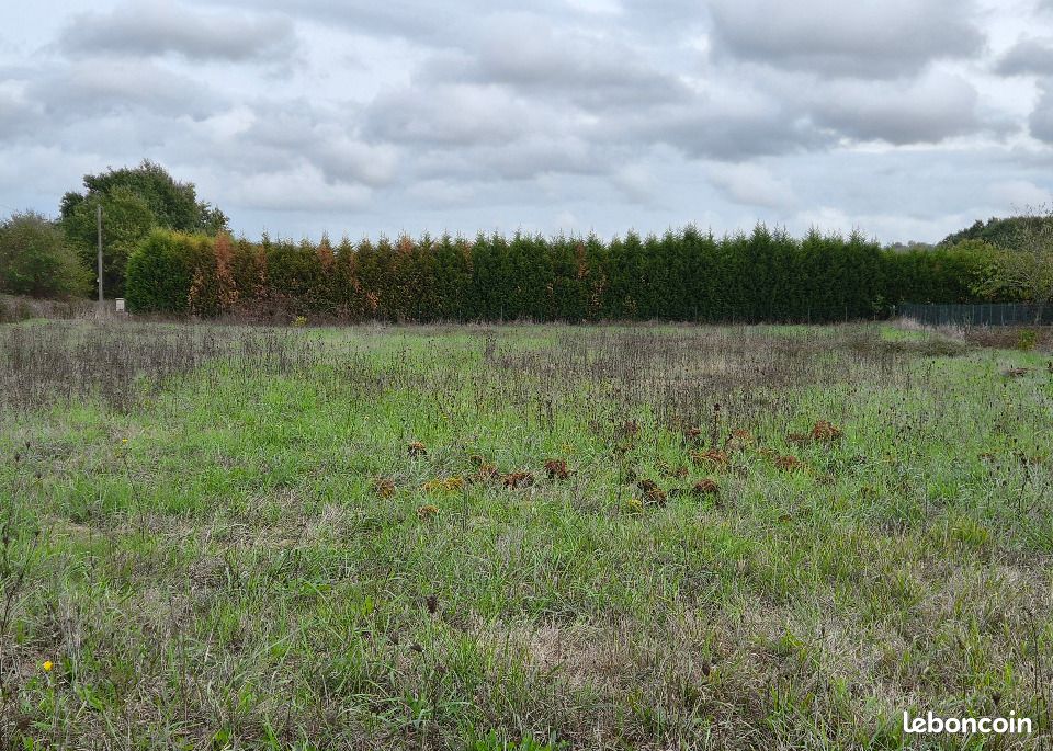 Terrain 2120 m² · à Parcoul-Chenaud · 20 000 €
