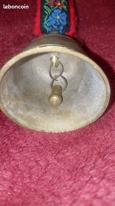 Petite cloche ancienne (image 3)