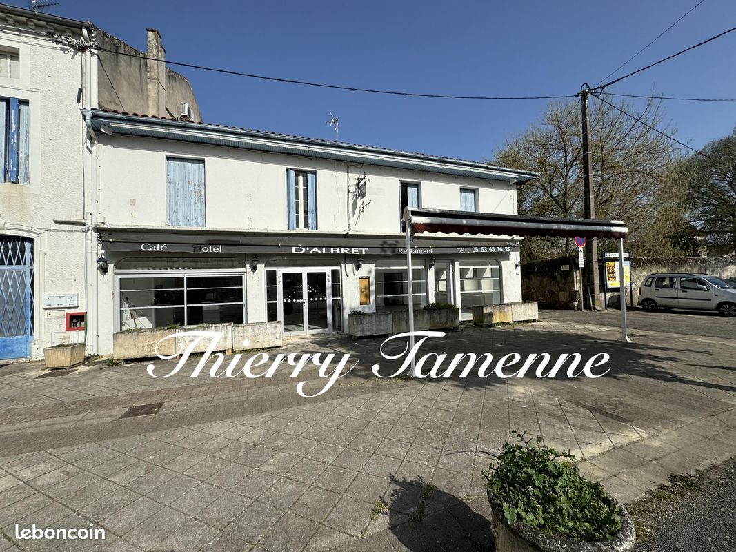 Local commercial 800 m² · à Nérac · 800 m² · 157 000 €