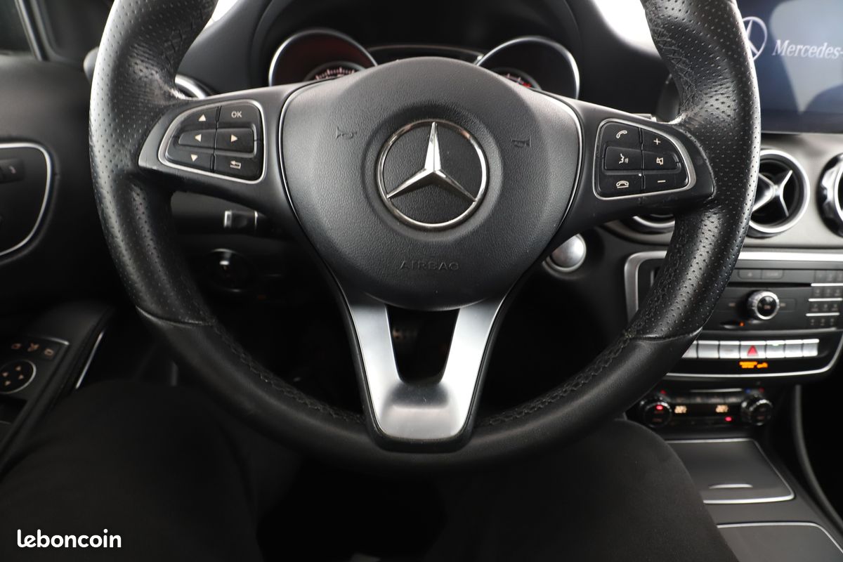 Mercedes-Benz GLA 250 Sensation 7G-DCT 211 ch (image 16)